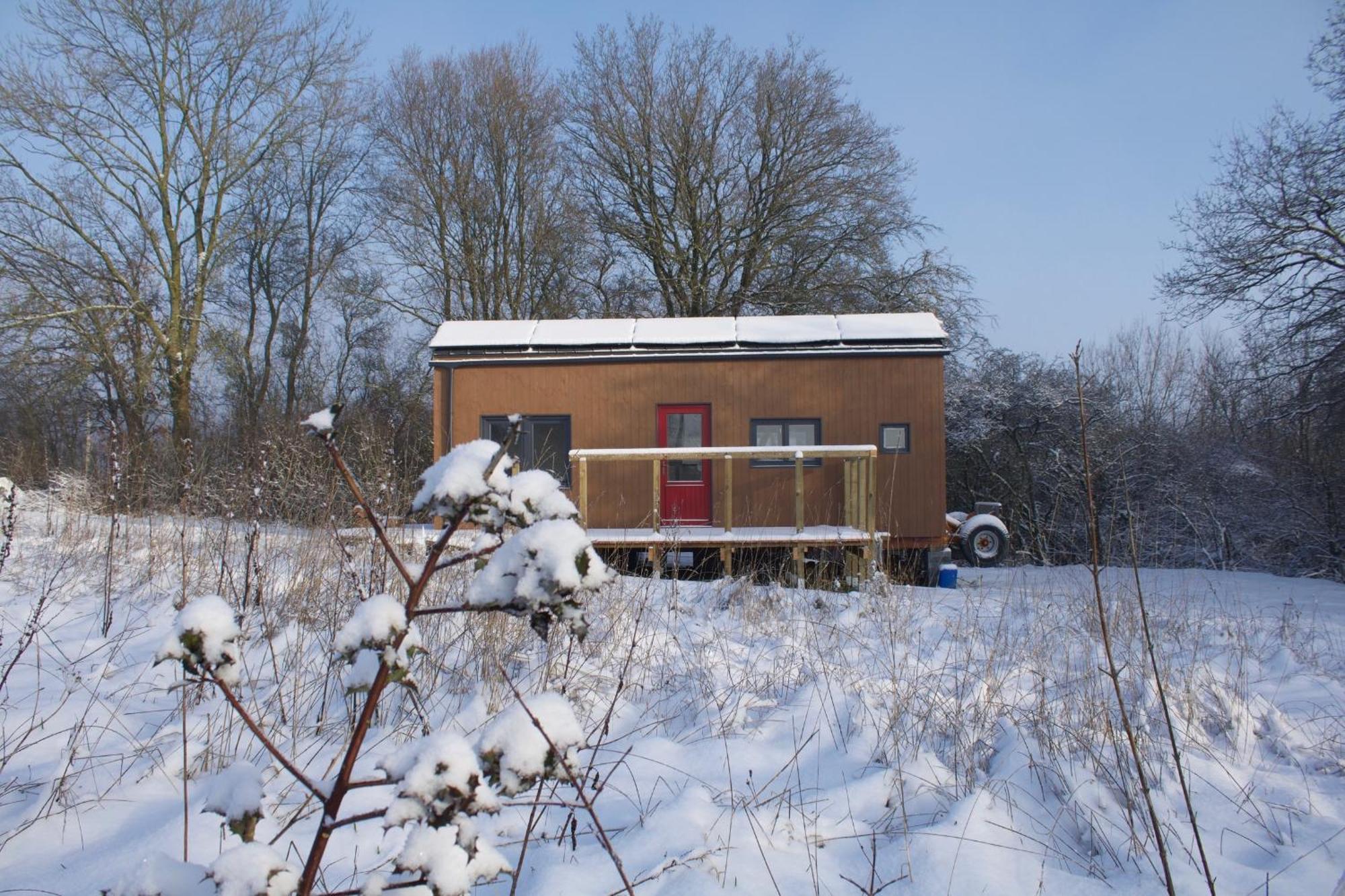 Tiny House Les Jours Heureux Sejour Nature Pres De Dinant Et Des Lacs De L Eau D Heure Villers-le-Gambon Luaran gambar