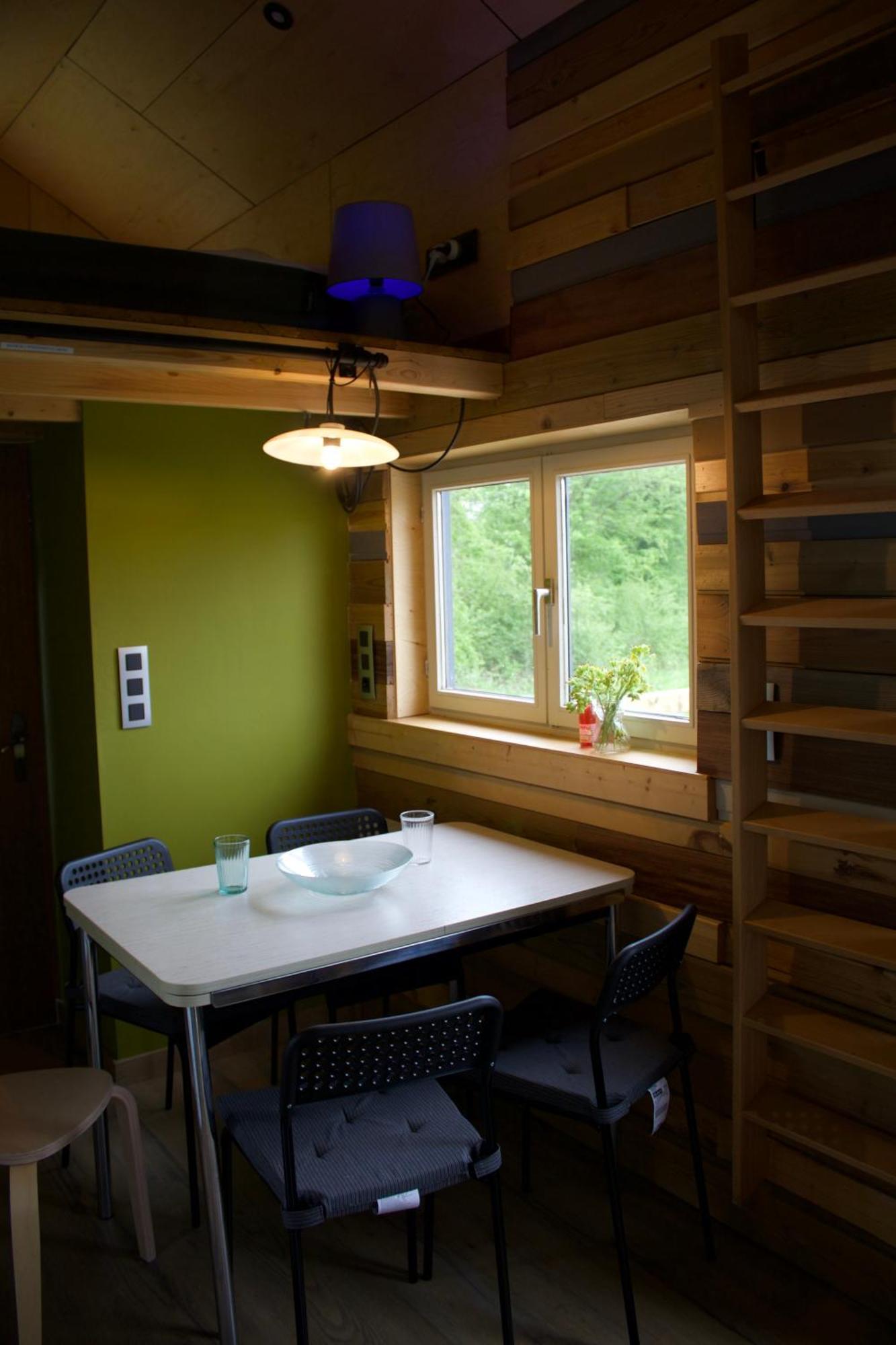 Tiny House Les Jours Heureux Sejour Nature Pres De Dinant Et Des Lacs De L Eau D Heure Villers-le-Gambon Luaran gambar