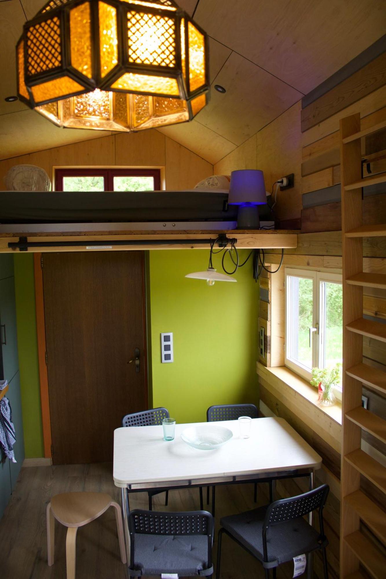 Tiny House Les Jours Heureux Sejour Nature Pres De Dinant Et Des Lacs De L Eau D Heure Villers-le-Gambon Luaran gambar